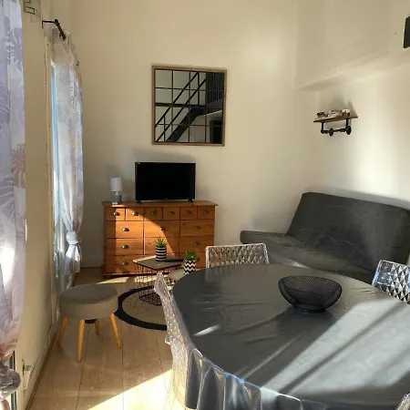 Appartement Confort Arès - à 900m du Bassin Ares