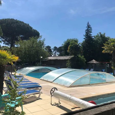 Appartement Confort Arès - à 900m du Bassin Apartamento Ares