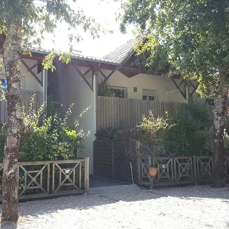 Apartamento Appartement Confort Arès - à 900m du Bassin Ares